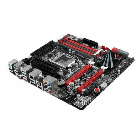 В продаже появилась материнская плата Asus Maximus IV Gene-Z. Фото.