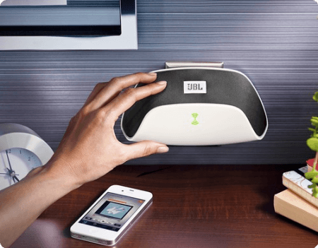 JBL SoundFly – только звук и никаких проводов. Фото.