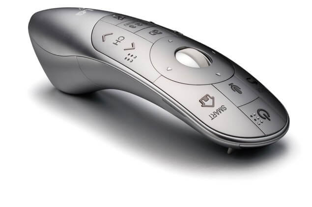 Magic Remote стал «продолжением тела человека». Фото.