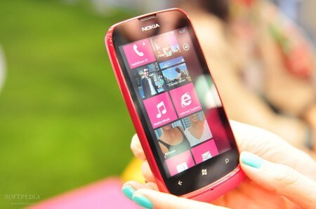 Nokia Lumia 610 официально поступил в Великобританию. Фото.