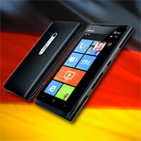 Rogers начал прием заявок на Nokia Lumia 900. Фото.