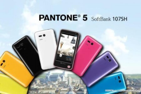 Смартфон Softbank Pantone 5 107SH отличается встроенным дозиметром. Фото.