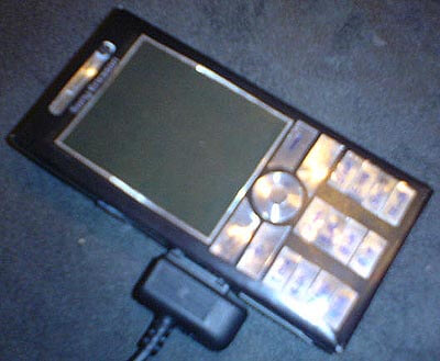 Две фотографии Sony Ericsson AI. Фото.