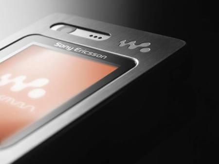 Официальные фотки Sony Ericsson W880. Фото.