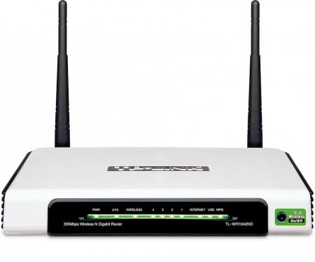 Гигабитный Wi-Fi-роутер TP-LINK TL-WR1042ND с универсальным USB-портом. Фото.