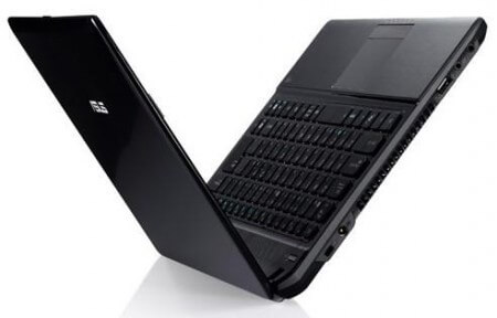 U31E и U31SD — два новых «легковеса» от ASUS. Фото.