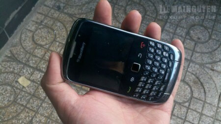 Более глубокий обзор BlackBerry Curve 9300. Фото.