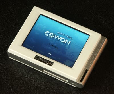 Белый mp3-плеер COWON D2 вышел в России. Фото.
