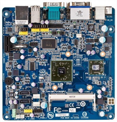 Gigabyte также показала материнскую плату на чипсете VIA VX900. Фото.