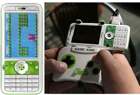 Мобльный телефон Lenovo i909 с NES эмулятором и геймпадом. Фото.