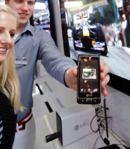 LG подтверждает Optimus 7 с WP7. Фото.