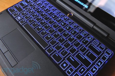 Dell обновляет Alienware M11x. Фото.