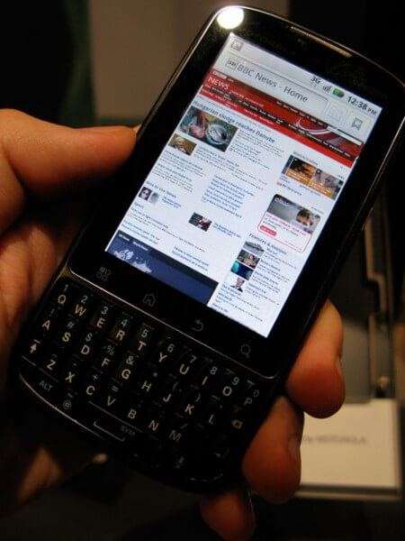 Best Buy снимает с продажи Droid 2 и Droid Pro. Фото.