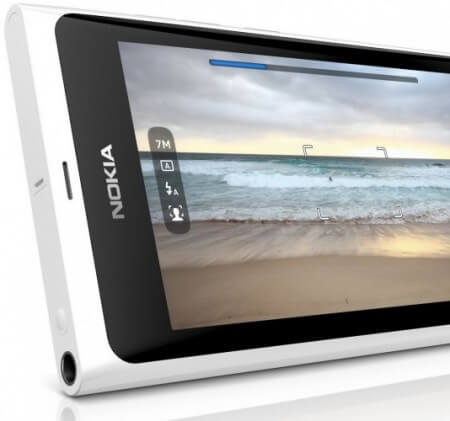 Белая Nokia Lumia 800 выйдет в Австралии в марте. Фото.