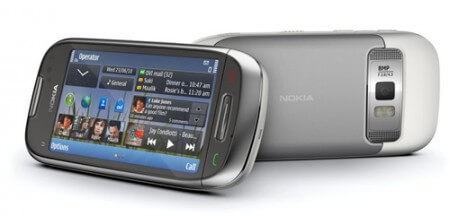 Nokia начинает продажи C7 с Symbian^3. Фото.
