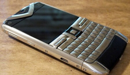 TechCrunch: Symbian не будет использоваться в телефонах Vertu. Фото.