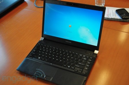 Toshiba Portégé R700 появился в тонком дизайне, с мощным ядром и приемлемой ценой. Фото.