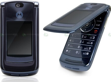 Motorola Razr 2 уже в Корее. Фото.
