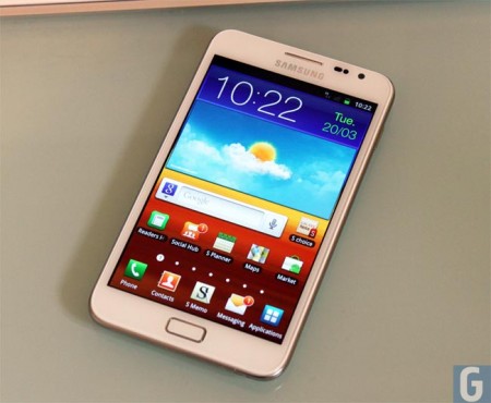 Samsung работает над смартфоном Galaxy Note 2 с 5.5-дюймовым дисплеем. Фото.