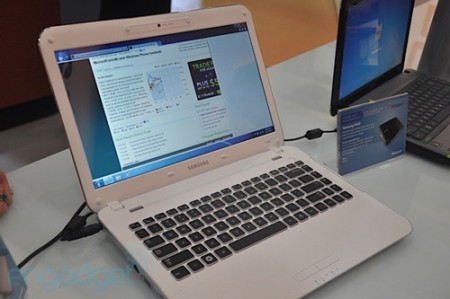 Анонсирован ноутбук Samsung X430 с Microsoft Signature Image. Фото.