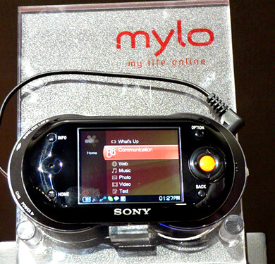 Оглашена официальная стоимость коммуникатора Sony Mylo. Фото.