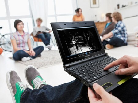 Toshiba представляет нетбук NB520. Фото.