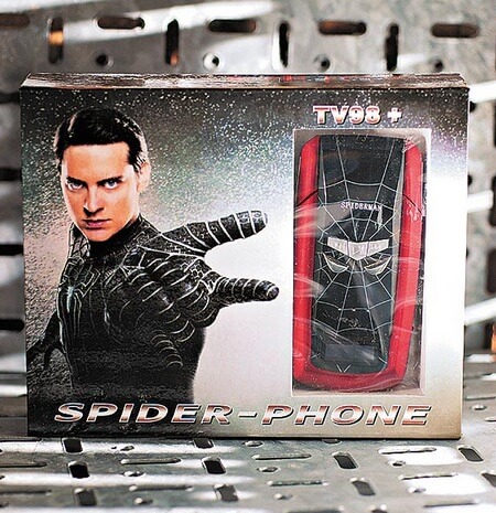 Китайский сотовый телефон Spider-Phone TV98+. Фото.