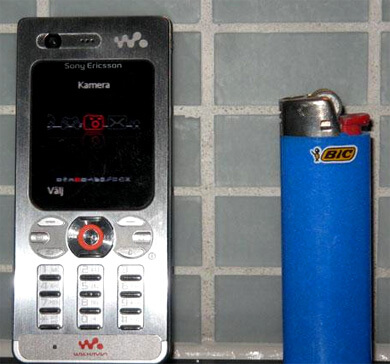 Еще несколько живых фотографий Sony Ericsson W880 “AI”. Фото.