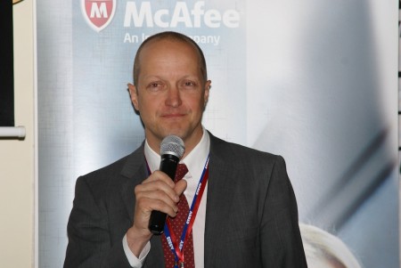 Интервью с топ-менеджером компании McAfee по продажам в Европе Александром Сальвадором. Фото.