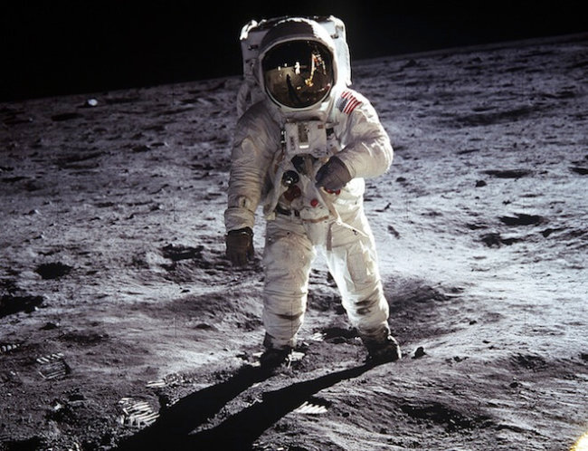 Мечты сбываются: турпоездка на Луну за $750 млн. Фото.