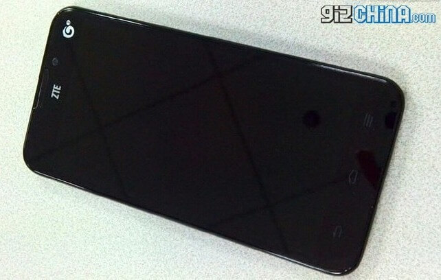 Первые снимки дешевого 4-ядерного смартфона ZTE. Фото.
