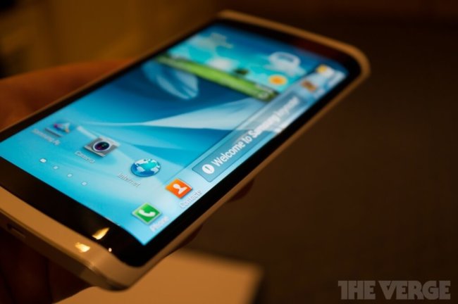 #CES | Samsung показала прототип телефона с гибким OLED-дисплеем. Фото.