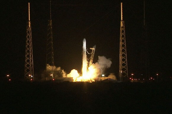 SpaceX планирует отправить сотрудников на орбиту в 2015 году. Фото.