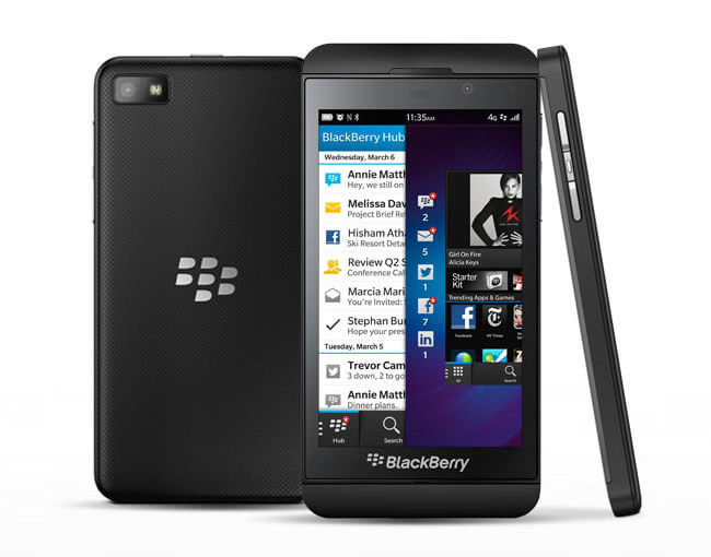 Чистая стоимость смартфона Blackberry Z10 составляет 154 доллара. Фото.