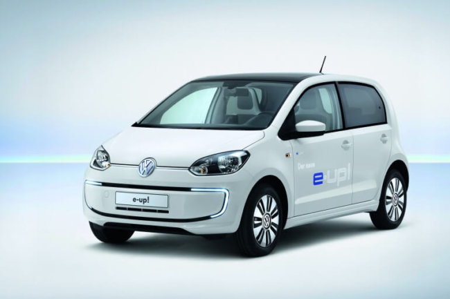 Volkswagen показала свой первый электромобиль E-Up. Фото.