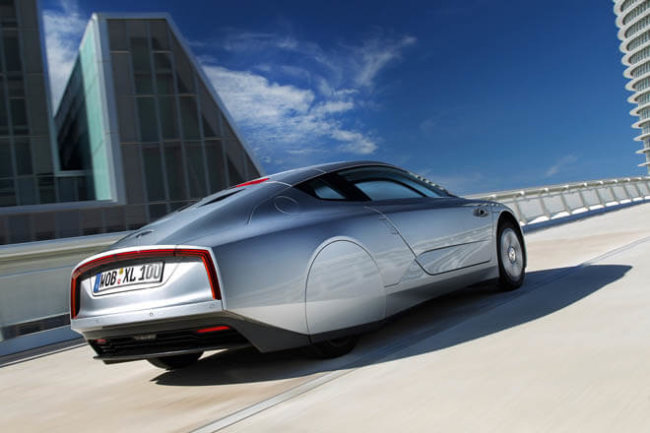 Гибридный автомобиль Volkswagen XL1 представлен официально. Фото.