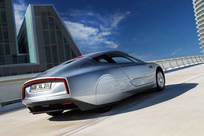 Гибридный автомобиль Volkswagen XL1 представлен официально. Фото.