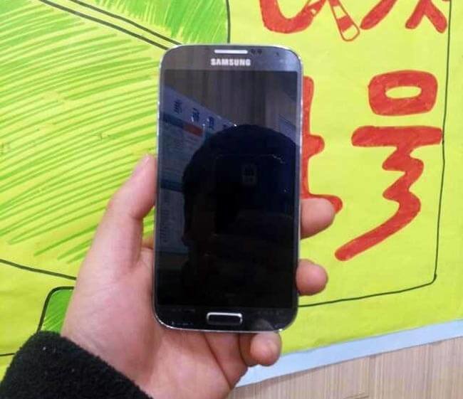 Samsung Galaxy S IV Duos на видео. Фото.