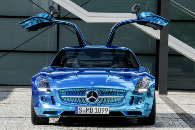 Новый Mercedes-Benz: по одному электродвигателю на каждое колесо. Фото.