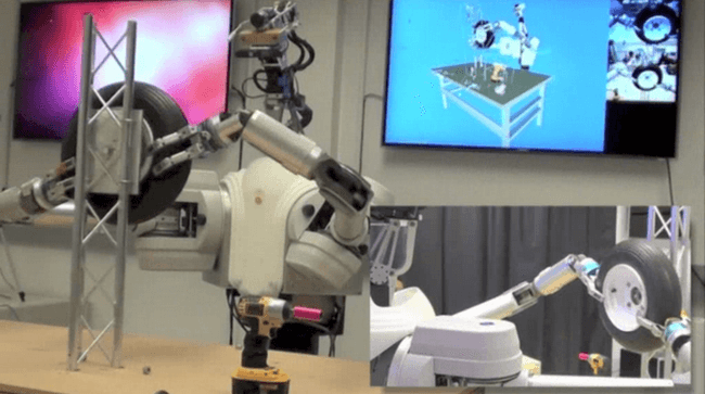 DARPA создает робота-механика. Фото.
