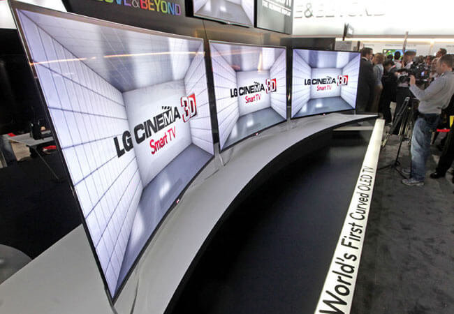 Изогнутые OLED-телевизоры LG во второй половине 2013 года. Фото.