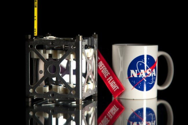 NASA запустило на орбиту созданные на базе смартфонов Google Nexus спутники. Фото.