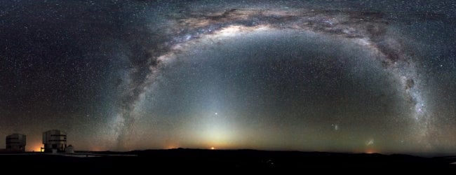 Что заставляет нашу галактику лететь с огромной скоростью? Фото.