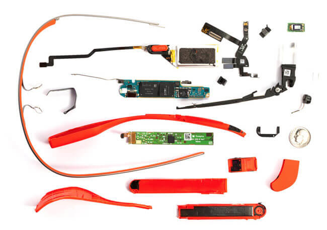 Разбор Google Glass: что же у них внутри? Фото.