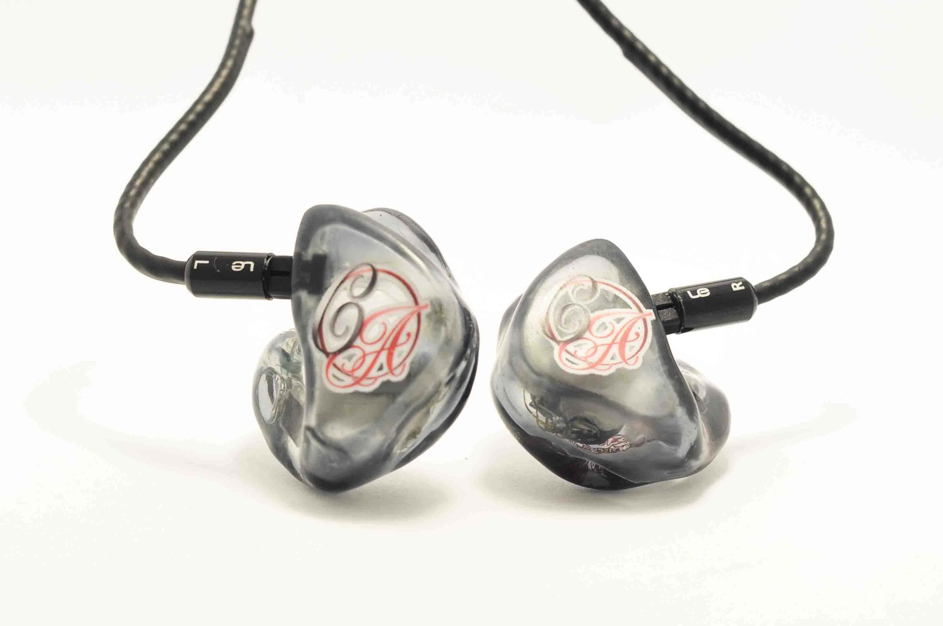 Дымчато-серые