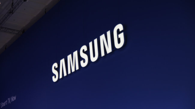 Samsung: темпы роста рынка смартфонов замедлятся. Фото.