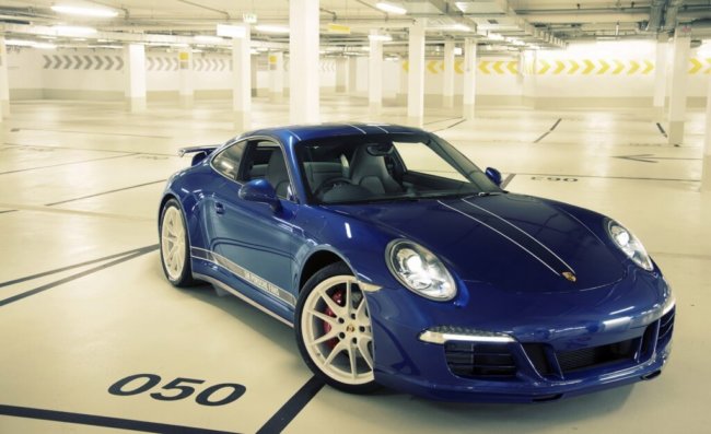 Porsche выпустила особый спорткар для своих подписчиков на Facebook. Фото.