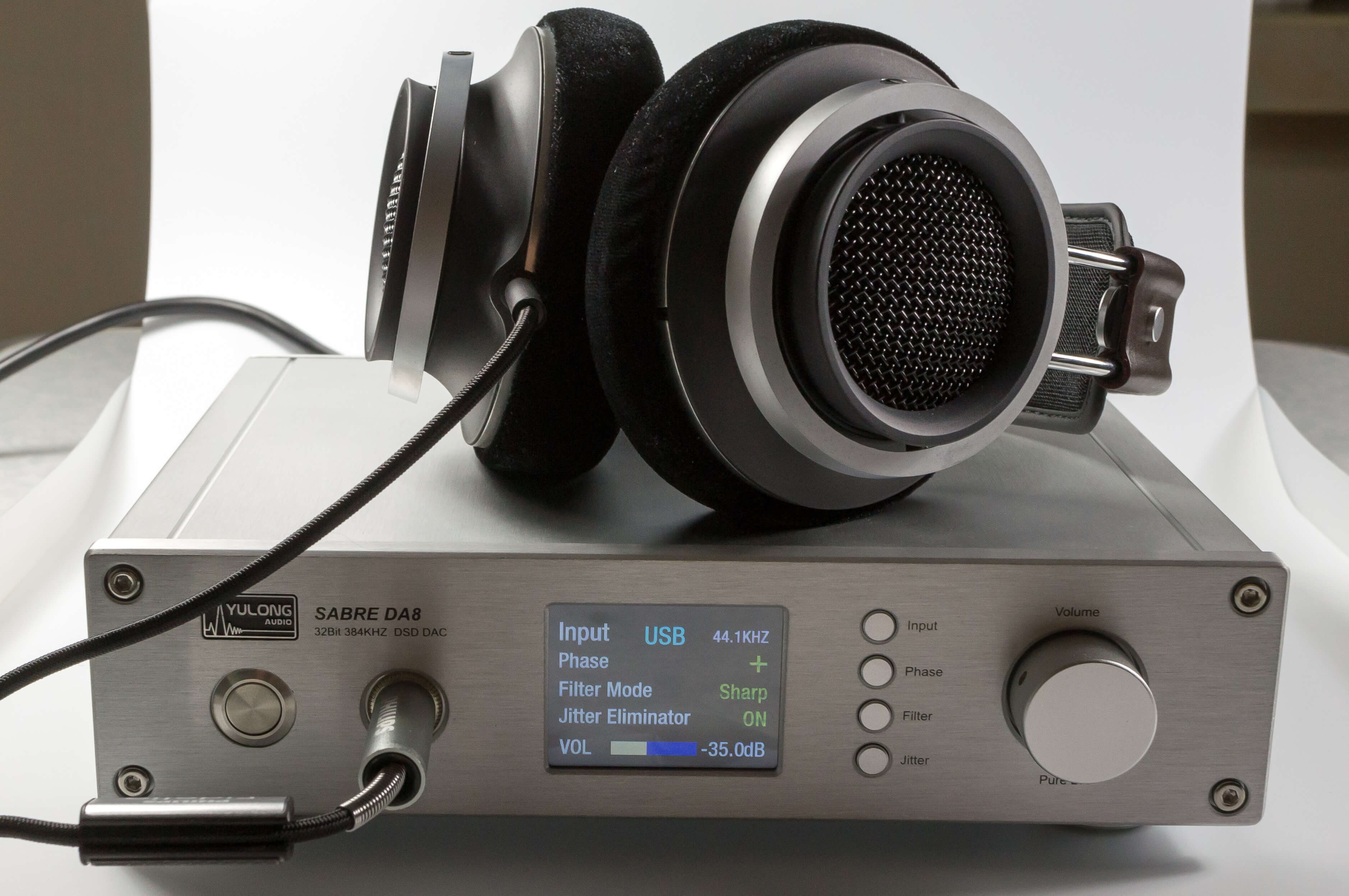 Передняя панель