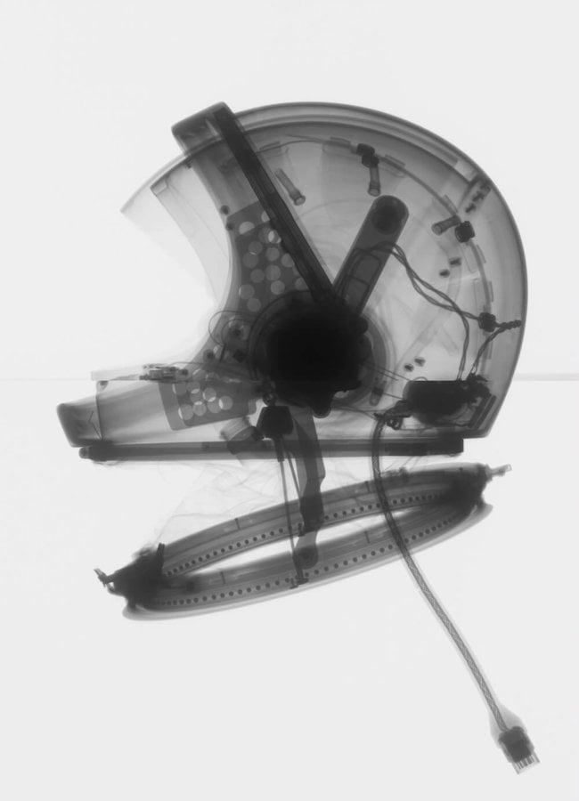 #фото дня | Космический скафандр под рентгеновскими лучами. Фото.