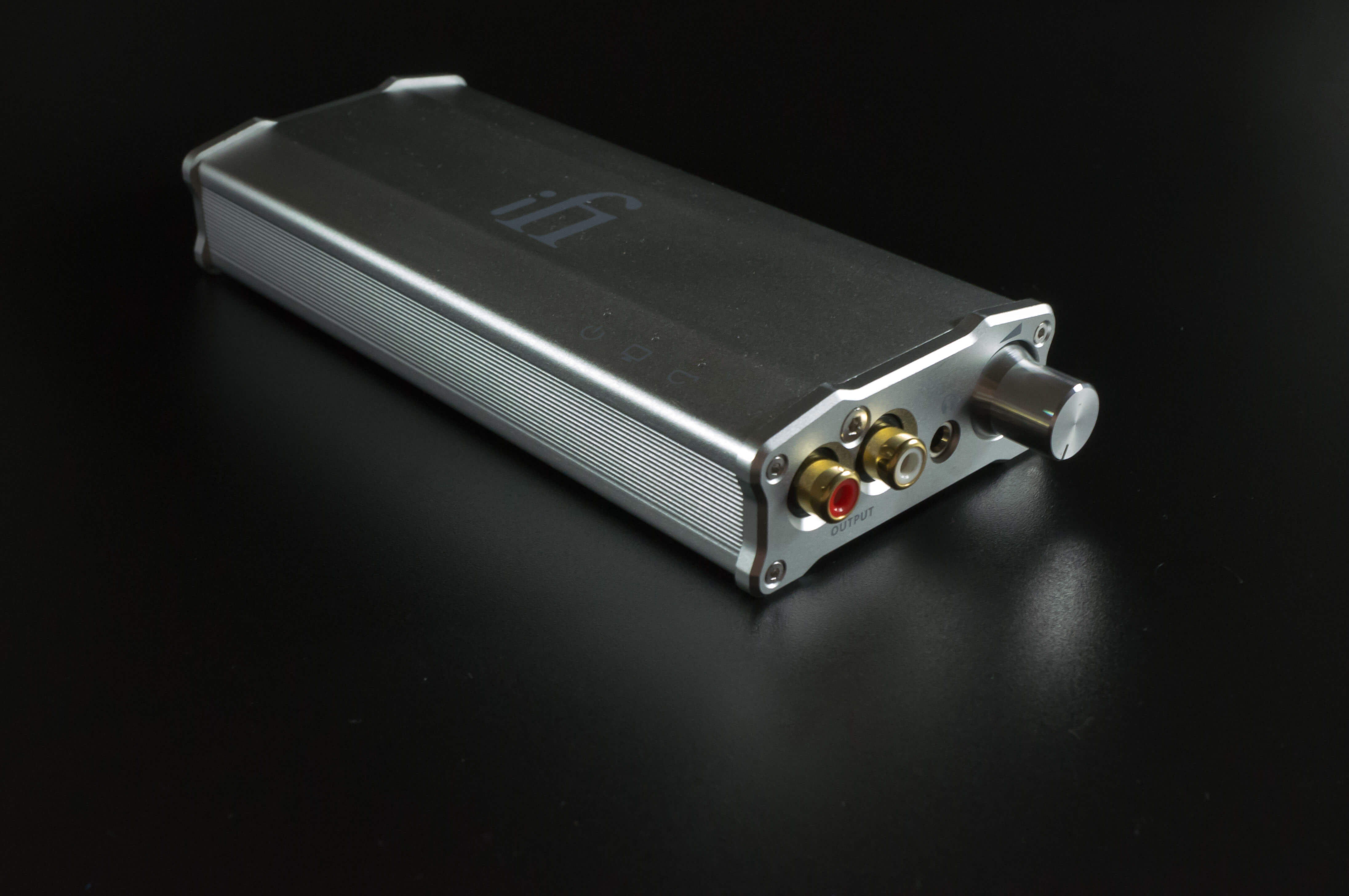 Передняя панель iDAC